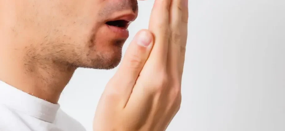 10 priežasčių kodėl gali varginti blogas kvapas iš burnos